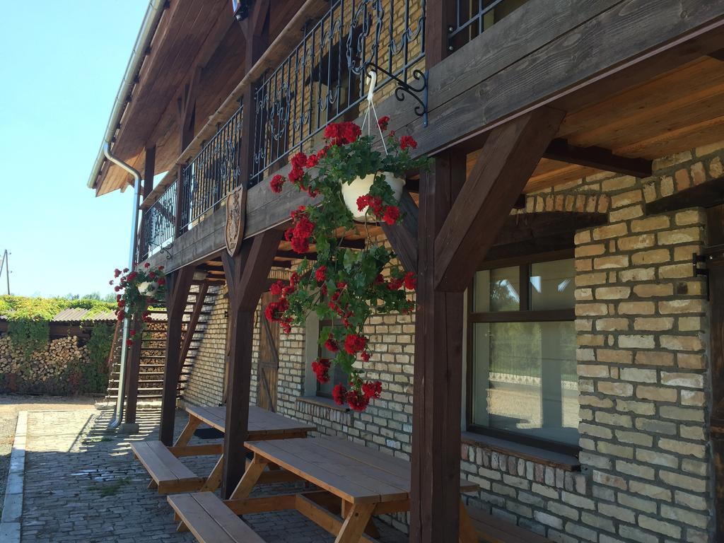 Cerpas Hotel Medemciems Buitenkant foto